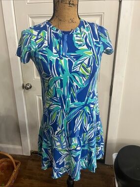 Lilly Pulitzer blue & Teal Tropical Print Short Sleeve Dress